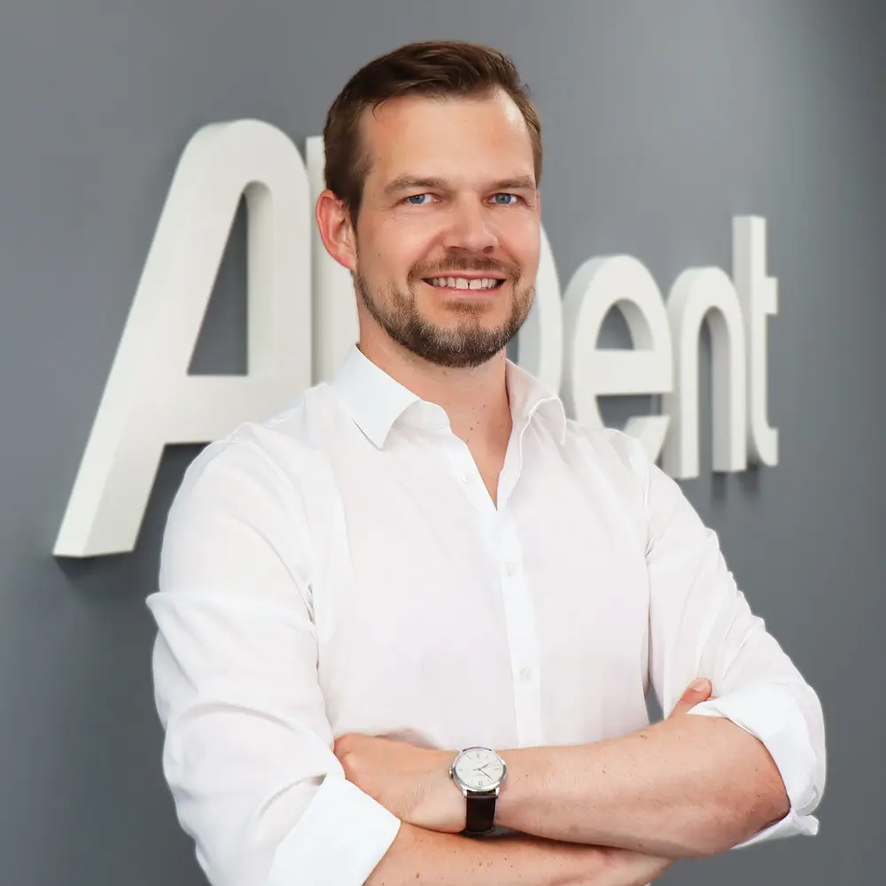 Portrait Geschäftsführer Markus Henn (AllDent Holding)