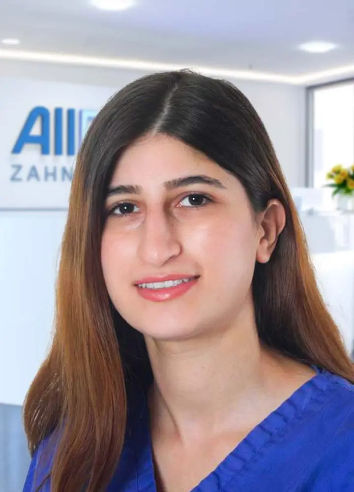 Portrait zahnmedizinische Prophylaxeassistenz Helin (AllDent Augsburg)
