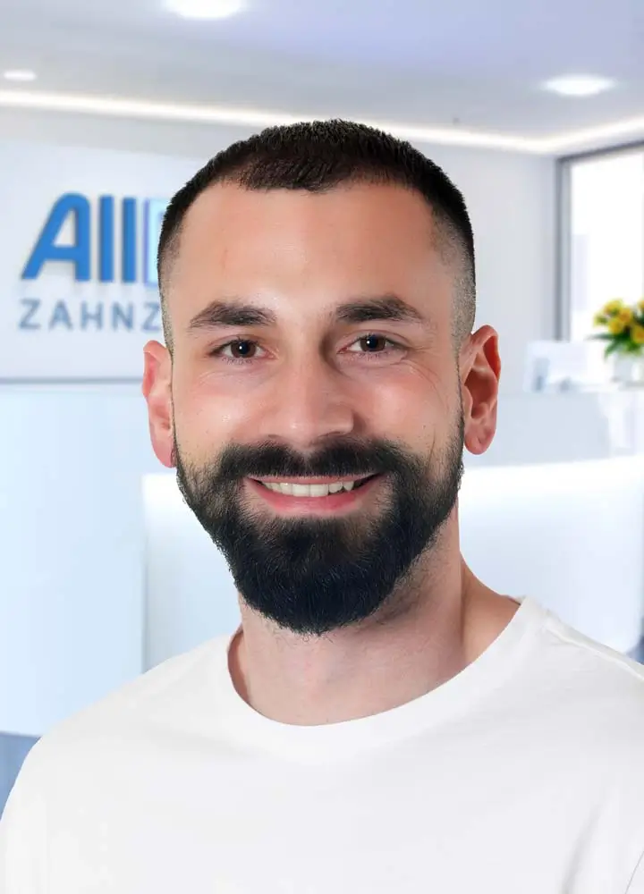 Portrait Zahnarzt Dimitri Giakis (AllDent Augsburg)